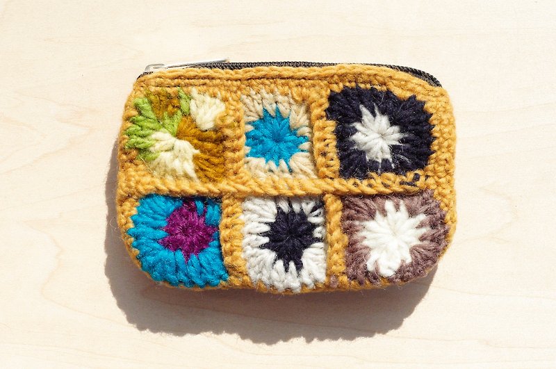 Limited manual pure wool crochet rectangular purse / storage bag / cosmetic bag - desert colors flowers forest wind - กระเป๋าใส่เหรียญ - วัสดุอื่นๆ 