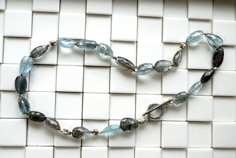 Pinkoi Proxy Purchase - A stunning moss aquamarine and Silver bead necklace - Necklaces - Gemstone 