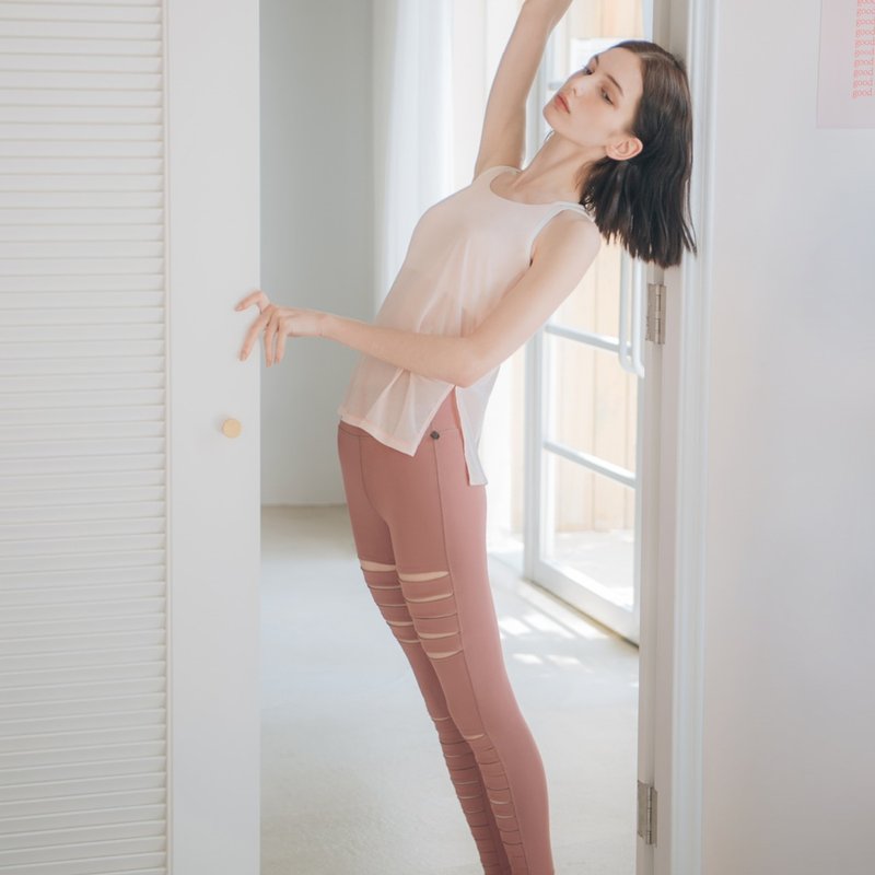 【MACACA】極淨涼2IN1背心 - AIE1152 粉膚 - 女運動上衣/背心 - 尼龍 粉紅色