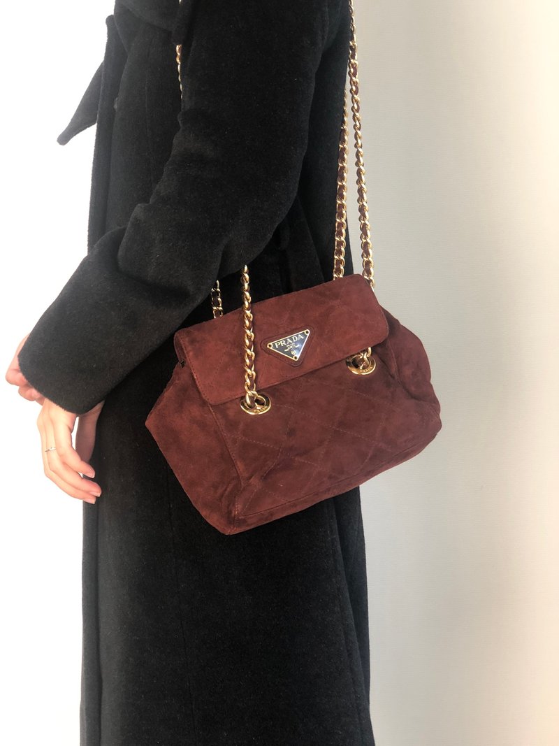 【 日本直送　名牌中古包 】PRADA プラダ ショルダーバッグ ブラウン トライアングルロゴ スエード キルティング チェーンショルダー aprb7j - 側背包/斜背包 - 真皮 咖啡色