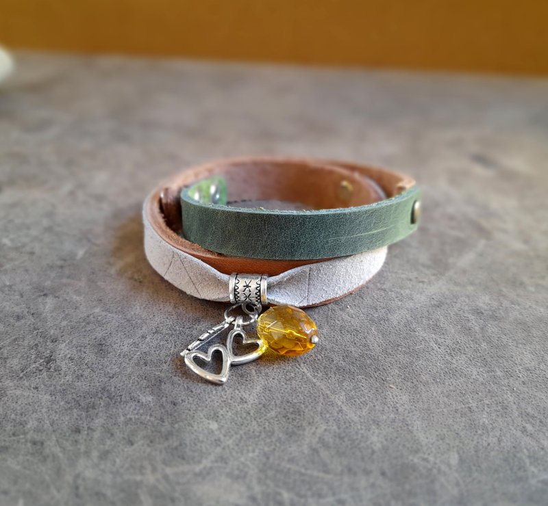 Leather Wrap Bracelet with Silver Charms and Yellow Faceted Crystal Pendant - สร้อยข้อมือ - หนังแท้ สีเขียว