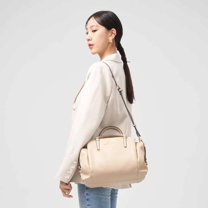 SIGNAL Cow Leather Boston Bag-Light Sand/Swamp Green - กระเป๋าถือ - วัสดุอื่นๆ หลากหลายสี