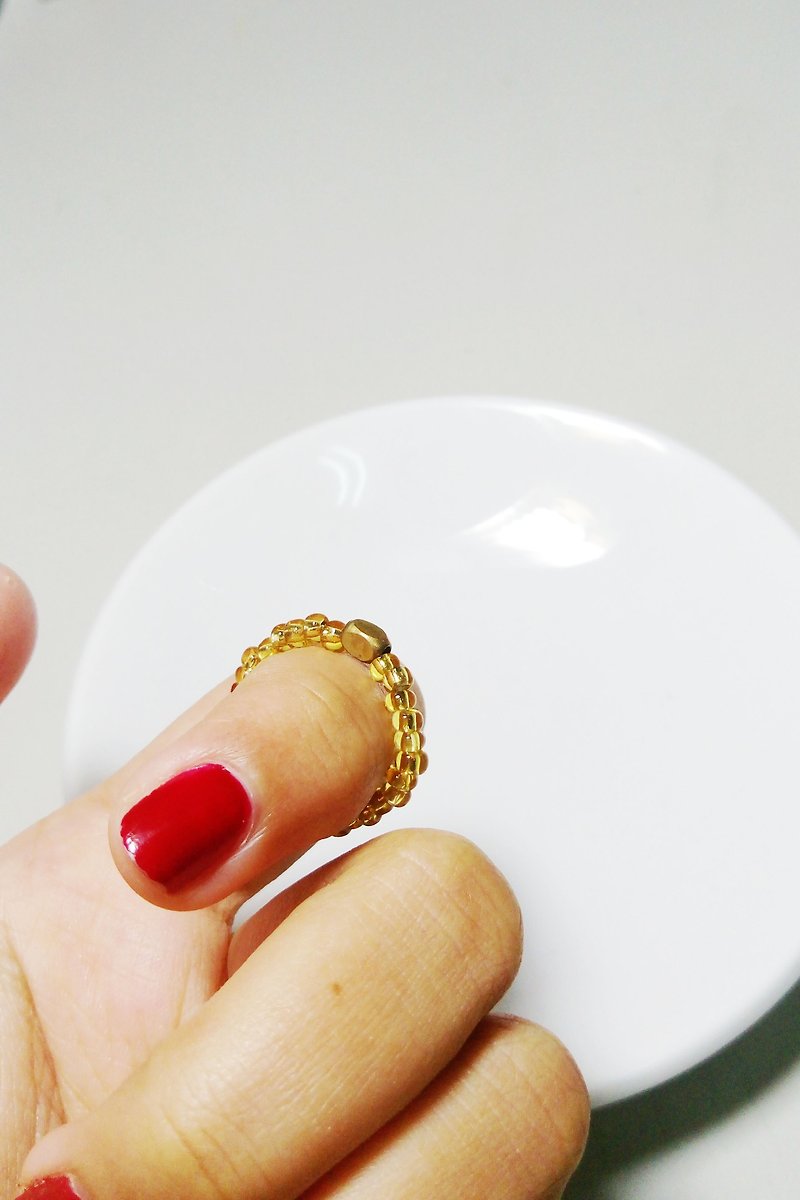 流年-玻璃珠黃銅戒指 - 戒指 - 玻璃 金色