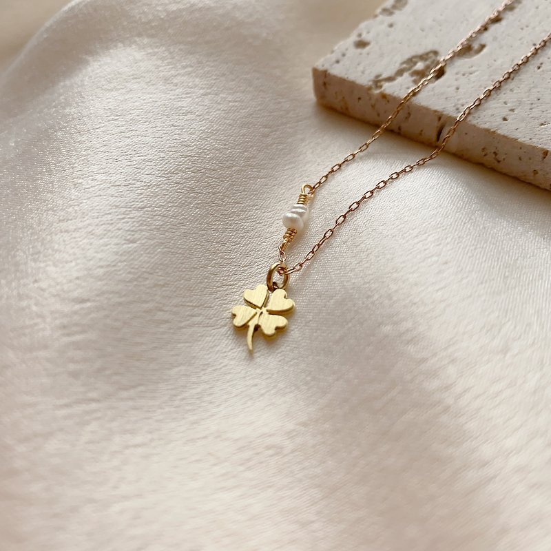 Lucky leaf - Brass pearls necklace - สร้อยคอทรง Collar - ทองแดงทองเหลือง สีทอง