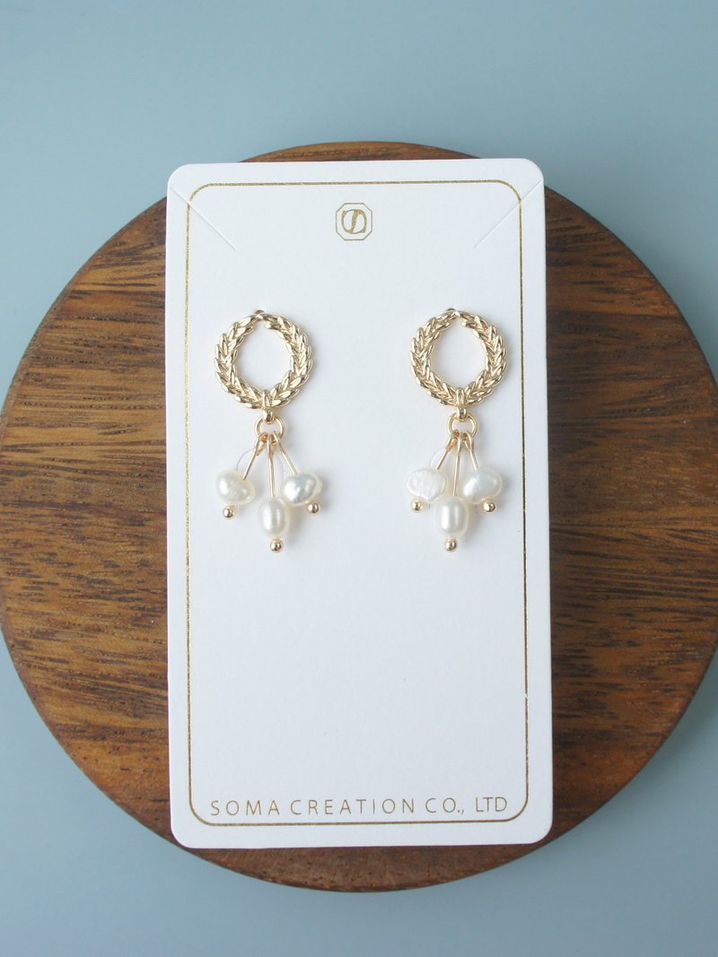 Freshwater pearls dangle earrings - Earrings & Clip-ons - Pearl White