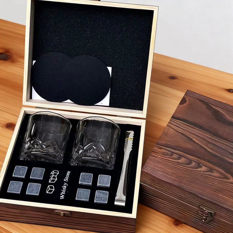 文字雕刻威士忌杯|歐式冰酒石套裝 客製化送禮禮物 結婚/情侶禮物 - 酒杯/酒器 - 玻璃 