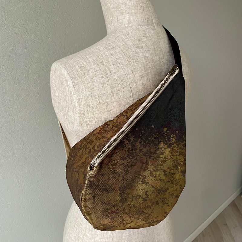 Obi sling bag - Backpacks - Silk Gold