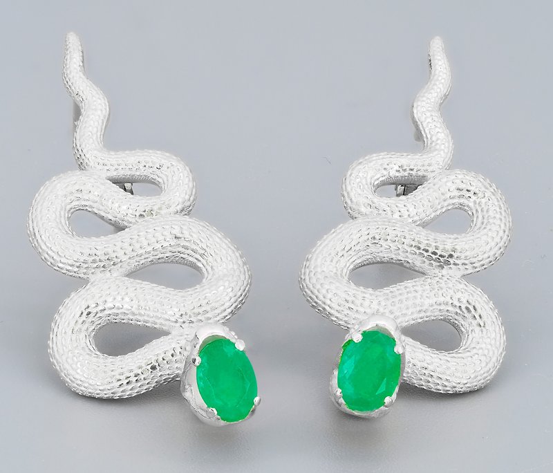 Massive Snake earrings with emeralds in opened mouth and diamonds in eyes. - Earrings & Clip-ons - Precious Metals Orange