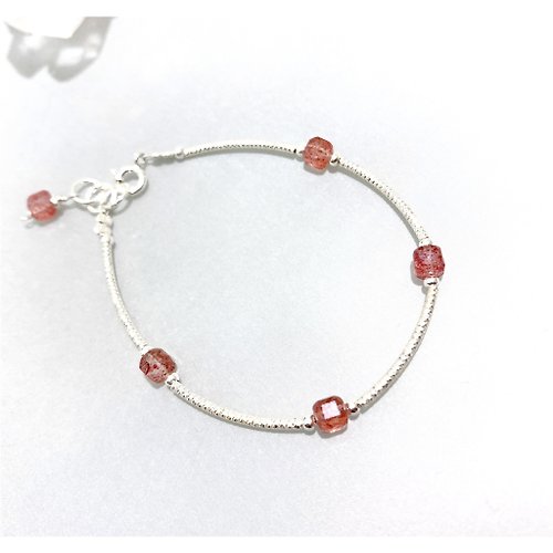 Ops手工飾品設計 Ops Strawberry Crystal silver bracelet 草莓晶/極簡/925銀/戀