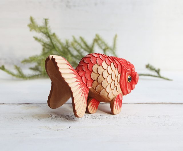 Red goldfish figurine Wood carving Ranchu miniature Aquarium Fish Art  LindenBark - Shop Linden Bark Items for Display - Pinkoi