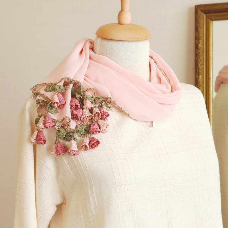 【受注製作】レースの花付き シフォンストール【カンパネラ】ベビーピンク - 絲巾 - 其他人造纖維 粉紅色