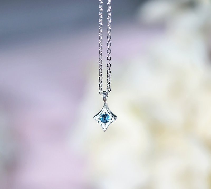 Super beautiful ~ small rhombus topaz Stone peridot Stone sterling silver necklace-clavicle chain - สร้อยคอ - เงินแท้ สีน้ำเงิน