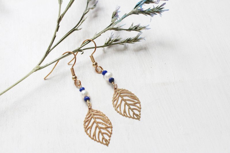 September birthstone -Lapis lazuli lapis lazuli mosaic series Fishing earrings (clips can be changed) - ต่างหู - เครื่องเพชรพลอย สีน้ำเงิน