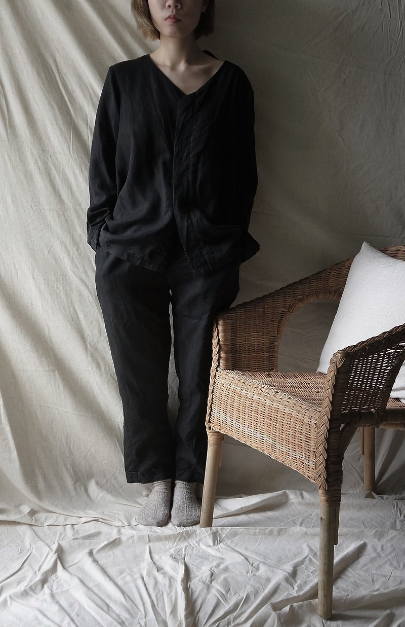 Pyjamas BLACK Black Premium Embroidered Tencel Pajama Set - ชุดนอน/ชุดอยู่บ้าน - ผ้าไหม สีดำ