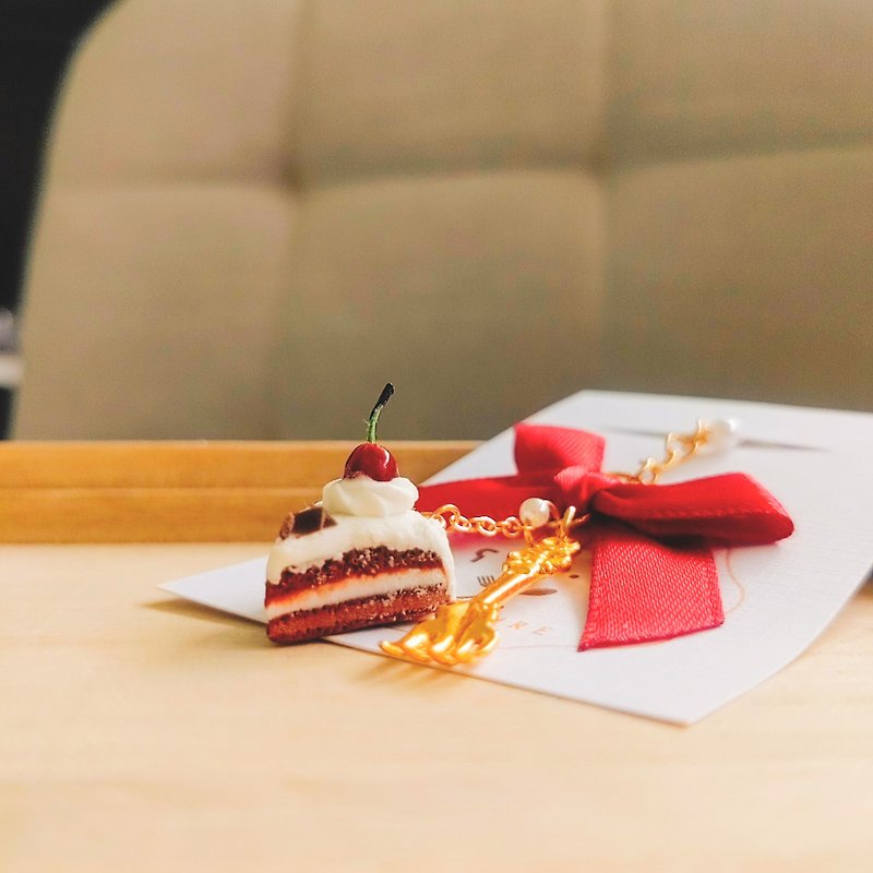 minita* Mini Chocolate Cherry Cake High Simulation Ornament Charm Healing Small Pocket Food - Charms - Resin Brown