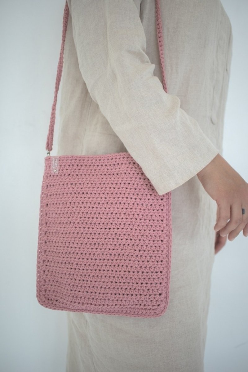 Cross body handbag with long handle - กระเป๋าถือ - ผ้าฝ้าย/ผ้าลินิน สึชมพู