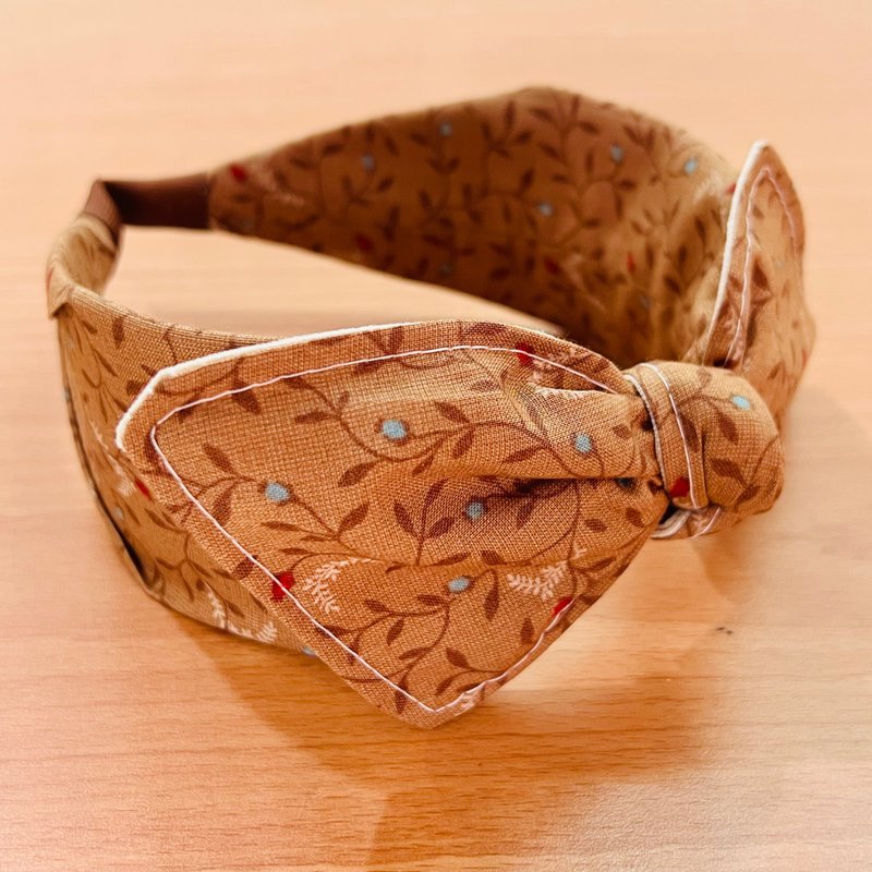 MOYA Wide Handmade Hairband Vine Coffee - เครื่องประดับผม - ผ้าฝ้าย/ผ้าลินิน สีน้ำเงิน