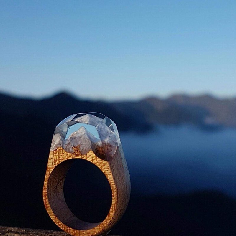Oil Nanmu Clear Sky Hand Carved Snow Mountain Wood Ring - แหวนทั่วไป - ไม้ สีนำ้ตาล