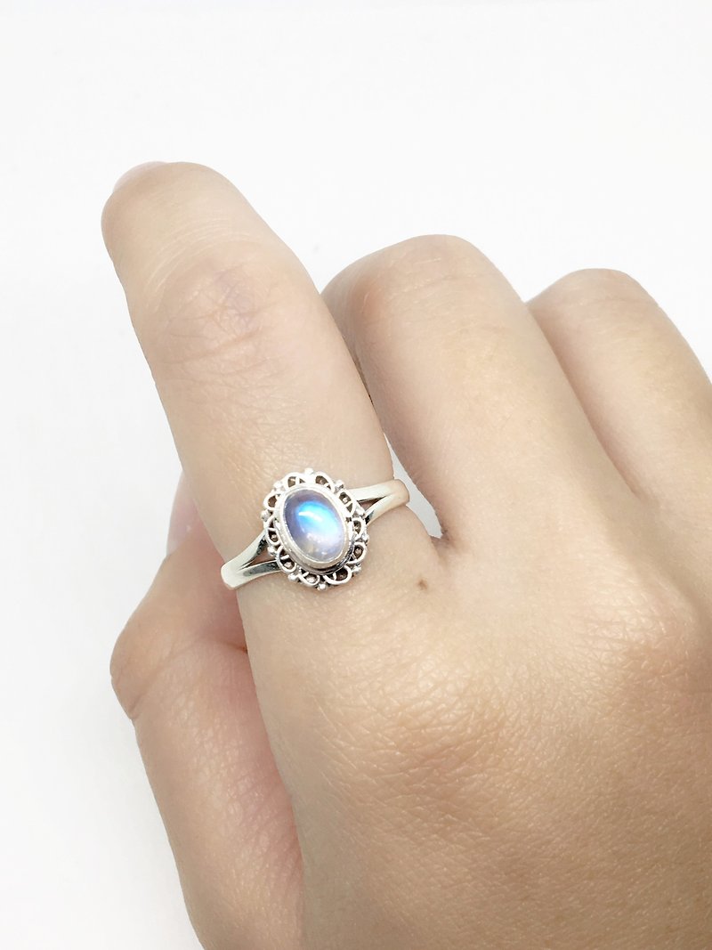 月光石925純銀蕾絲花邊戒指 尼泊爾手工鑲嵌製作(款式1) - 戒指 - 寶石 藍色