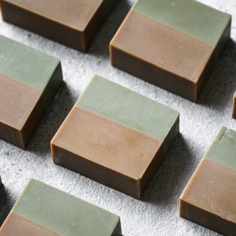 艾草平安皂 全膚質適用 - 肥皂/手工皂 - 其他材質 綠色