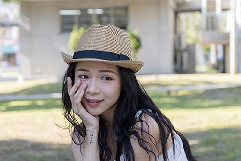 Unni暮色爵語草帽(防曬)-編織帽 帽子 登山帽 草帽 防曬 straw ha - 帽子 - 聚酯纖維 卡其色