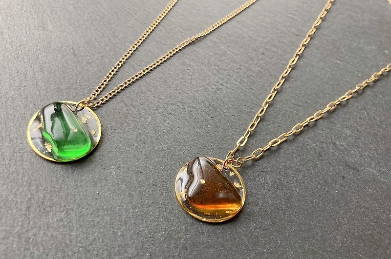 sea ​​glass necklace green - สร้อยคอ - เรซิน สีเขียว