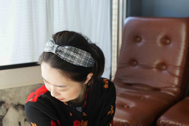 Antique tie transformation elastic band headband-geometric window grilles-gray - Headbands - Polyester Gray