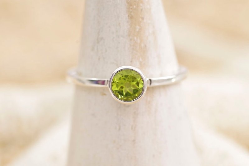 ペリドットのシルバーリング - 戒指 - 石頭 綠色