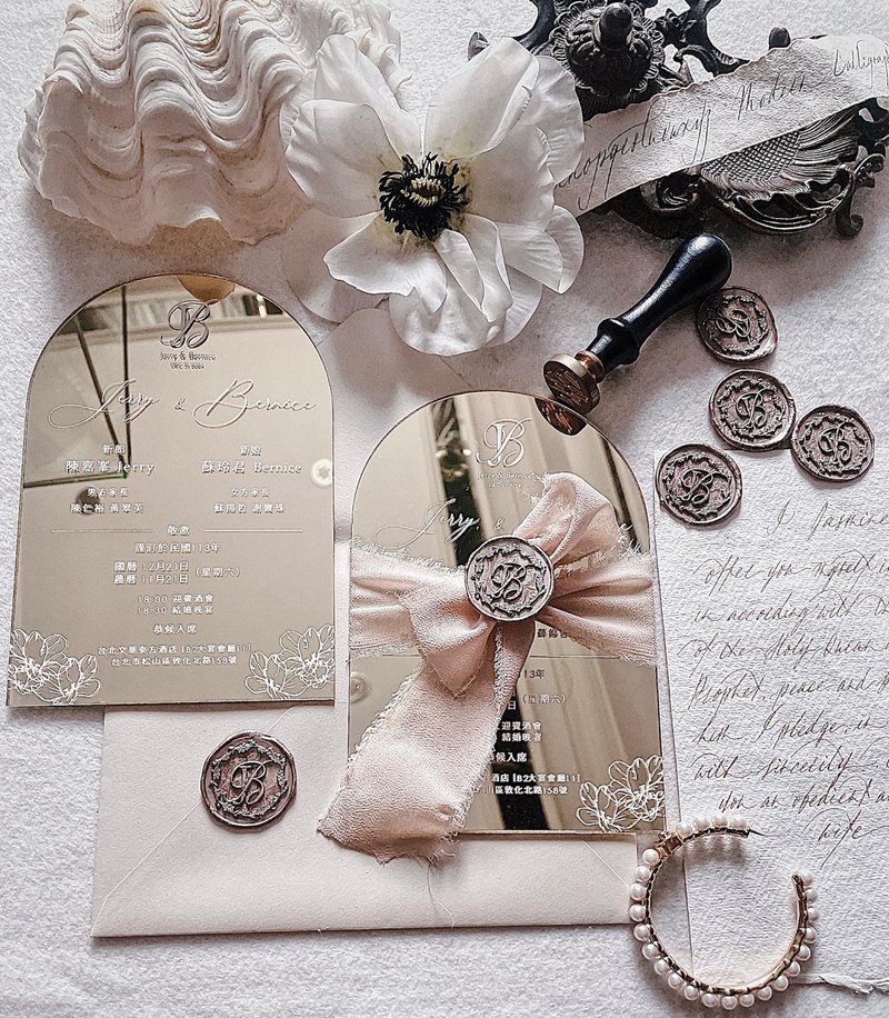 【婚禮台灣喜帖】金鏡面 復古拱門設計 ACRYLIC 結婚喜帖 40 張起 - 喜帖 - 壓克力 金色