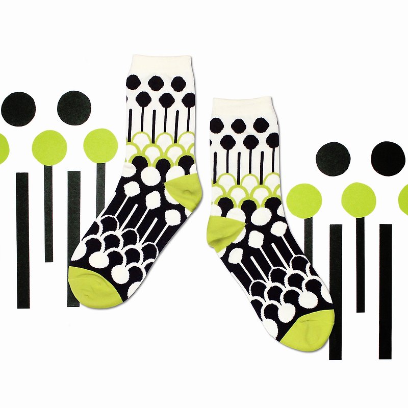 Fountain White Unisex Crew Socks | mens socks | womens socks | comfortable socks - ถุงเท้า - ผ้าฝ้าย/ผ้าลินิน ขาว