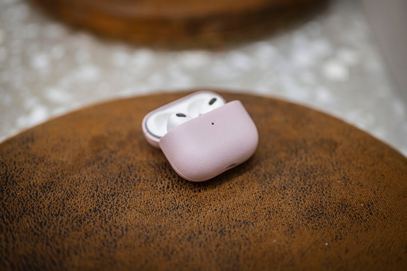 ARMOR AirPods Pro / AirPods フルレザーケース_バレエパウダー - イヤホン収納 - 革 