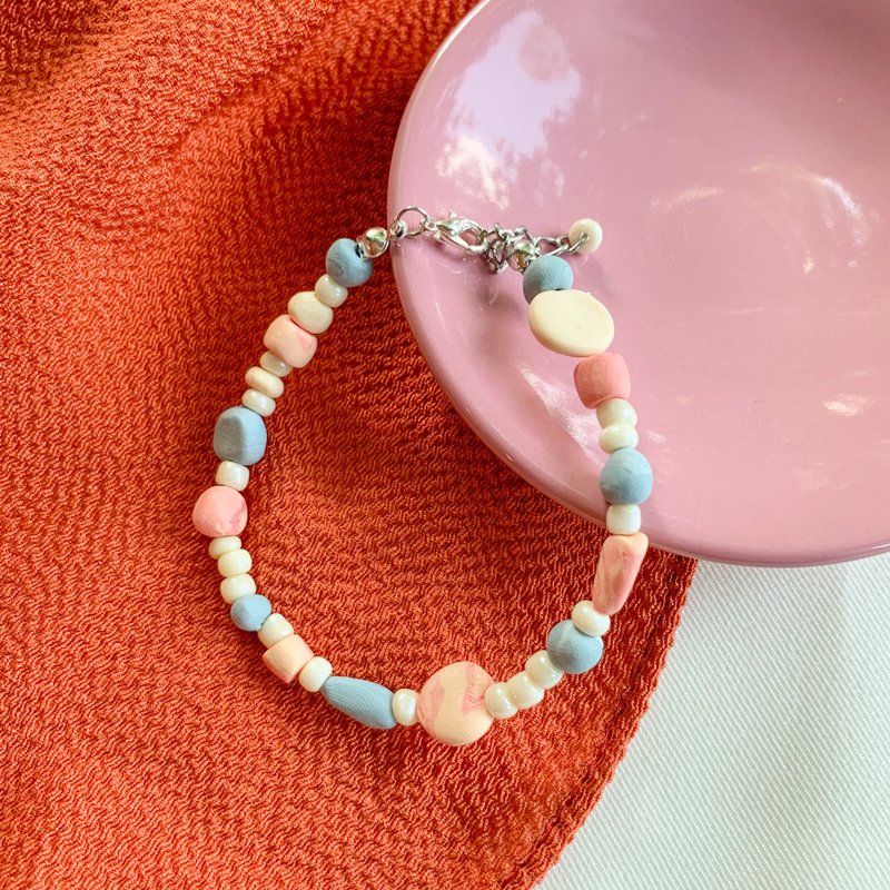 Bracelet polymer clay handmade ( pink/blue) - 手鍊/手環 - 陶 多色