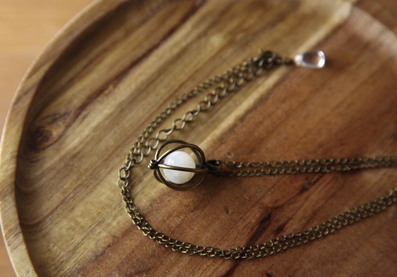 CAGED MOON cage Moon Necklace Crystal Moonlight simple bronze necklace jewelry simple spar - Necklaces - Gemstone White