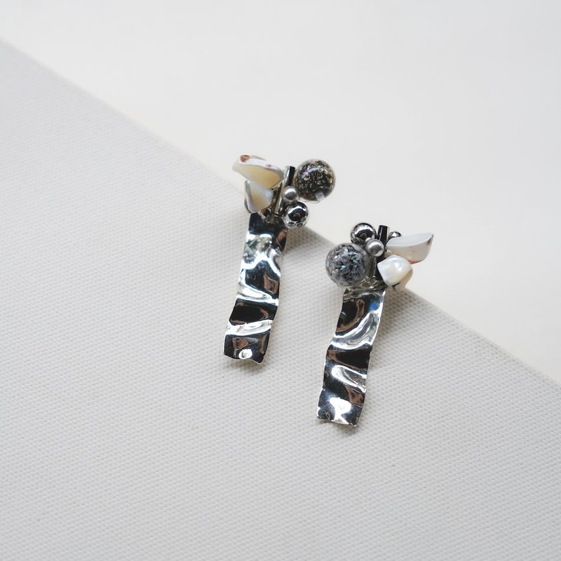 2WAY Silver Wave Rectangle Earrings / Clip-on Earrings - ต่างหู - แก้ว สีใส