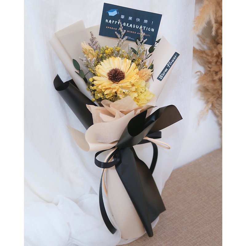 Best-selling graduation bouquet - blessing | Graduation/dry bouquet/everlasting bouquet/small bouquet (various styles - ช่อดอกไม้แห้ง - พืช/ดอกไม้ หลากหลายสี