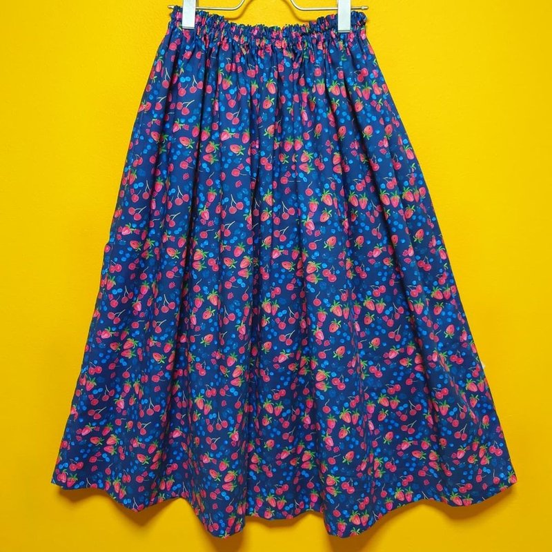 【受注制作】sweet cherry berry berry skirt / Free size / USA fabric / 日本製 - 裙子/長裙 - 棉．麻 藍色