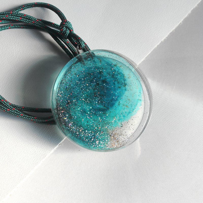 Tempestuous no.1 / Resin Necklace with Mirror inlay - Necklaces - Resin Green