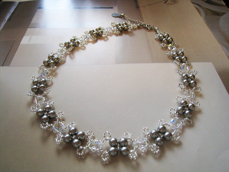 Silky Pearl & Swarovski Crystal Choker＜SMC:Gray＞Bridal* - Necklaces - Other Materials Gray