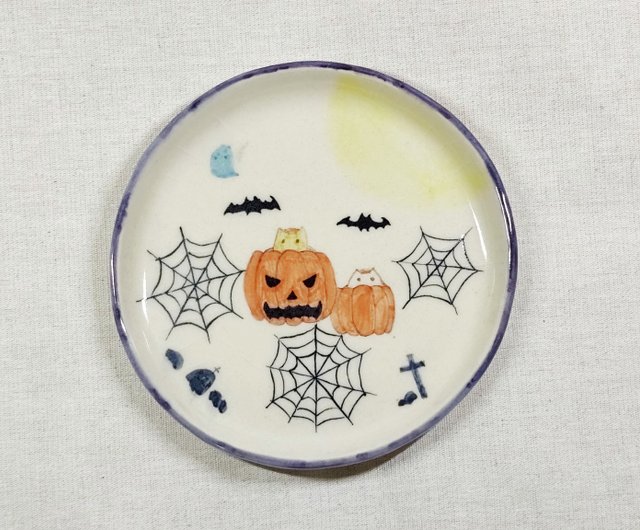 Halloween on sale ceramic plates