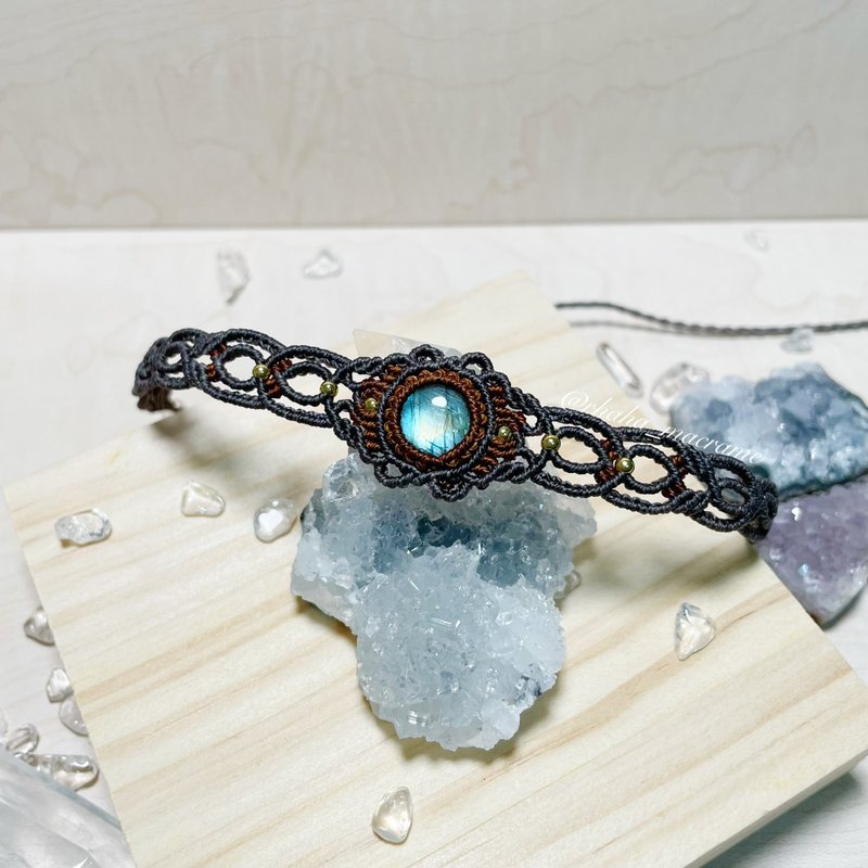 Wax thread braid/Labradorite totem necklace - สร้อยคอ - เครื่องประดับพลอย สีนำ้ตาล