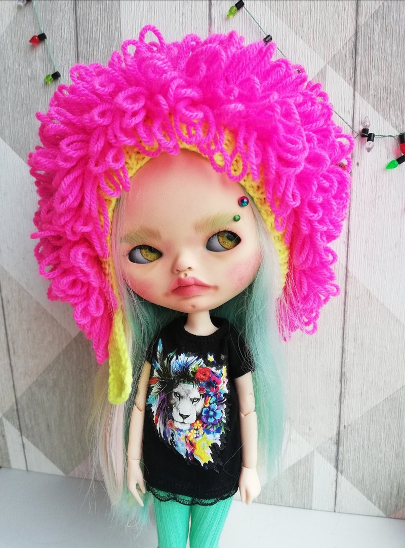 Blythe doll knitted helmet neon pink Lion - 公仔/玩偶 - 棉．麻 粉紅色