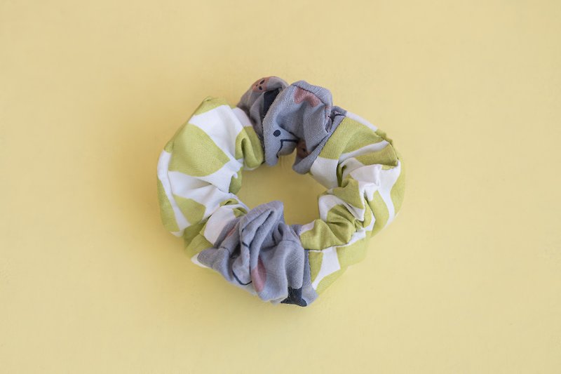 Little Flower Sewing Room | Gift No.1. Little Green Treasure. Floral cloth stitching. Hand-made large intestine ring. Hair ring. Customized - Headbands - Cotton & Hemp White