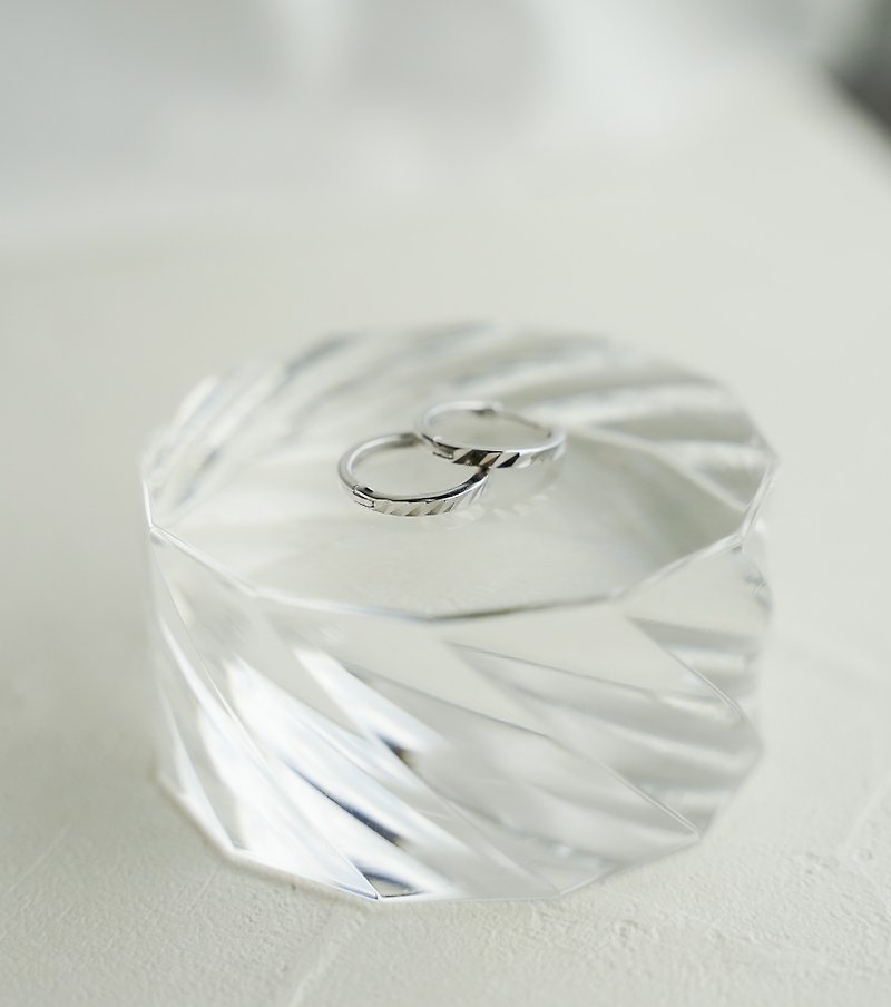 Fine Cut Flower Arc 925 Sterling Silver White Plated K Circle Easy Buckle Earrings - Earrings & Clip-ons - Sterling Silver Silver