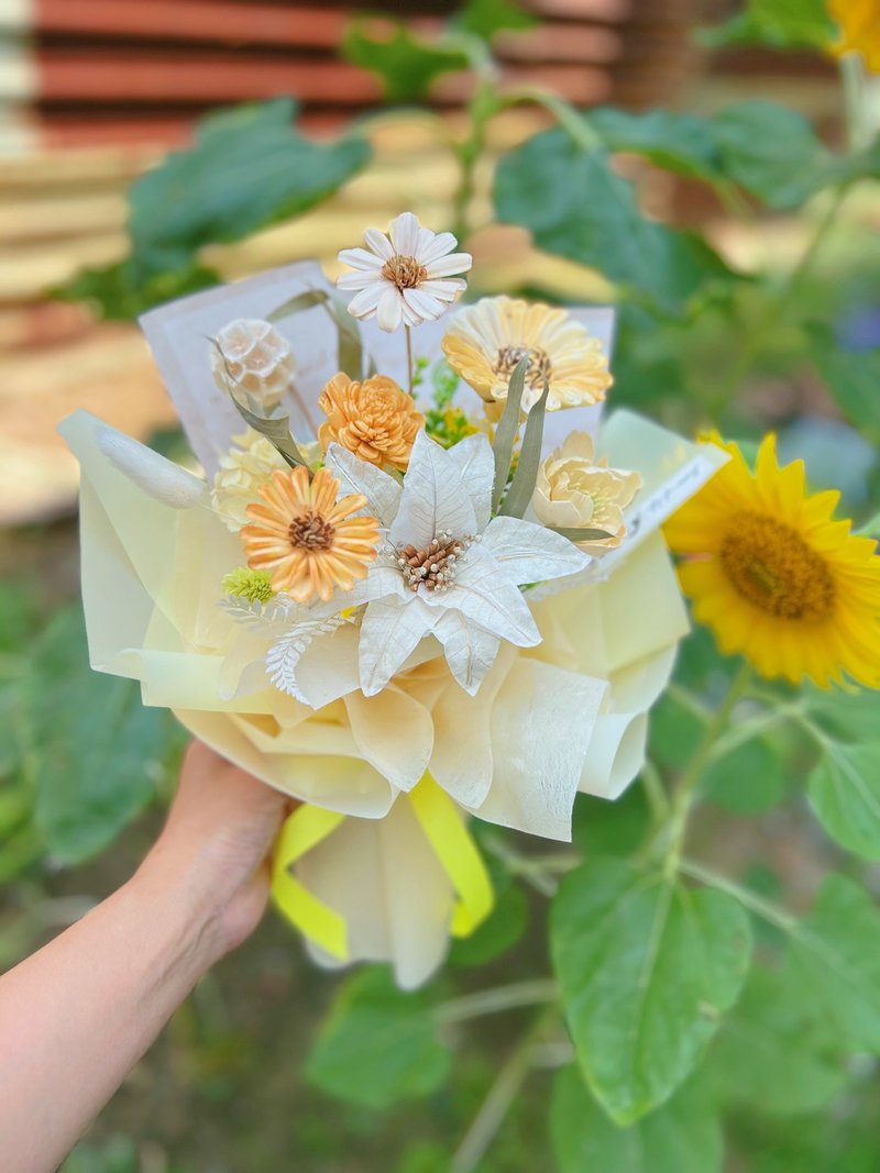 【畢業花束】flower-of-life  奶油晨光 青春繽紛畢業花束 - 乾燥花/永生花 - 植物．花 黃色