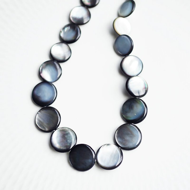 寶石 項鍊 黑色 - Black pearl oyster gradation coin clasp necklace Gervaise