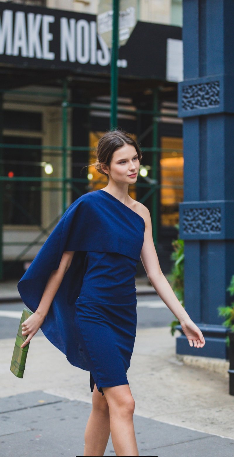 Designer's New York Participation Works One-shoulder Cloak Back Slit Dress Navy Navy Blue - ชุดเดรส - ผ้าฝ้าย/ผ้าลินิน สีน้ำเงิน