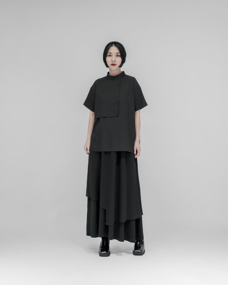 MUKK DESIGN 活片短袖上衣-黑 - 女上衣/長袖上衣 - 聚酯纖維 黑色