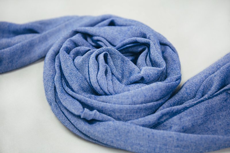 膠原蛋白涼感絲巾(寶藍) - 絲巾 - 其他材質 