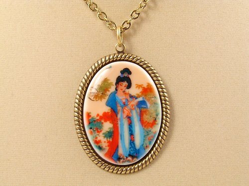 AGATIX Geisha Porcelain Cameo Necklace Japanese Lady Oriantal Pendant Necklace Jewelry