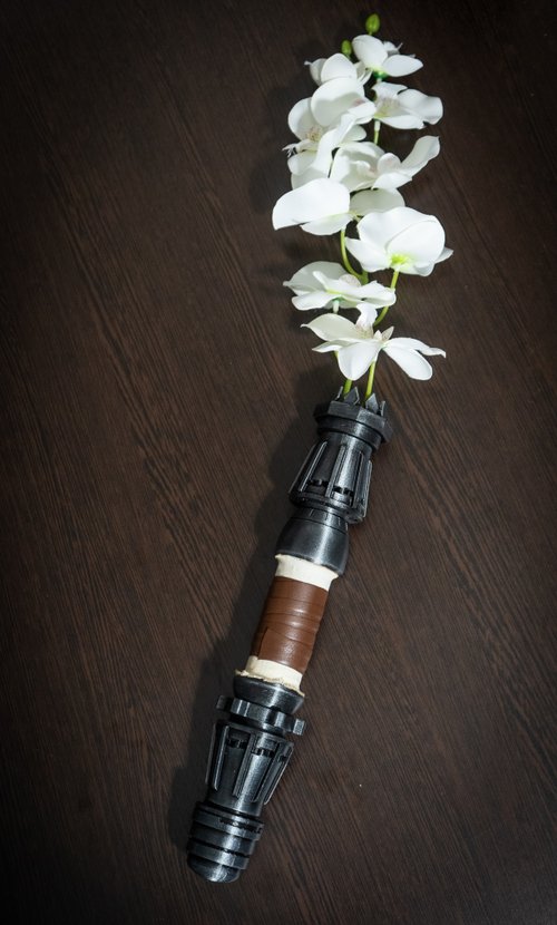 Wedding bouquet holder inspired by Rey's lightsaber hilt - Shop